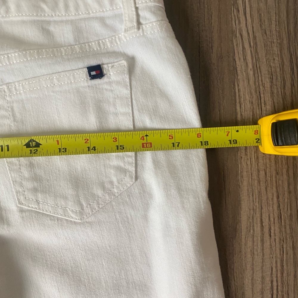 Tommy Hilfiger White Bermuda Shorts Classic Design - Picture 3 of 9